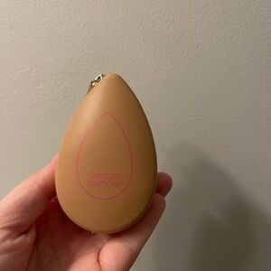 Beautyblender Nude Makeup Sponge